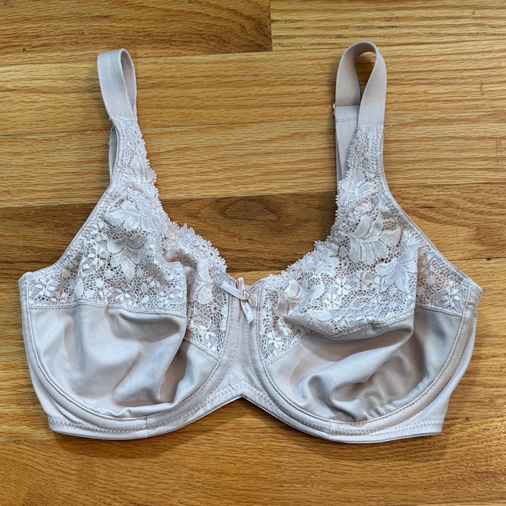 Lace Trim Underwire Bra in Light Beige